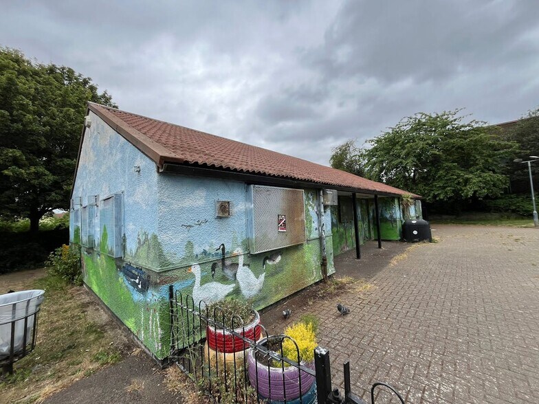 Hecham Close, London for lease - Building Photo - Image 2 of 12