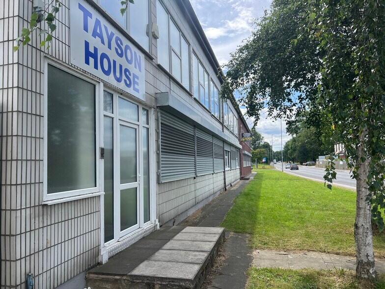 Methley Rd, Castleford à louer - Photo du bâtiment - Image 2 de 15