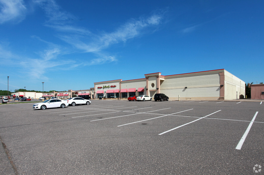 1701 Ward Ave, Hudson, WI for sale - Primary Photo - Image 1 of 1