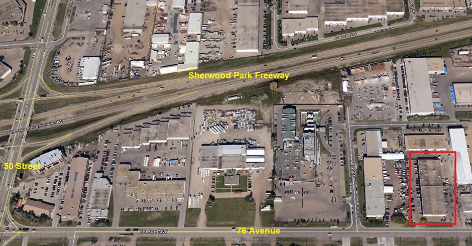 4304-4330 76 Av NW, Edmonton, AB à louer - Photo du bâtiment - Image 2 de 8