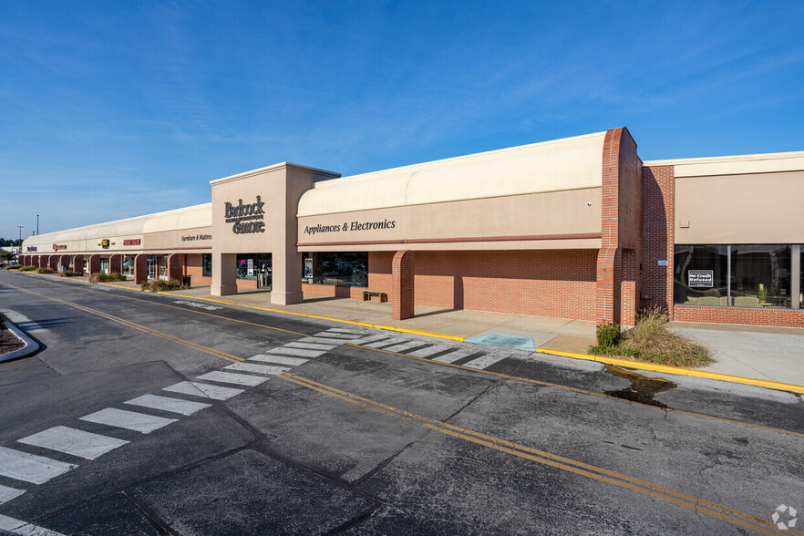 5714-5900 Brainerd Road Rd, Chattanooga, TN for lease - Building Photo - Image 2 of 9