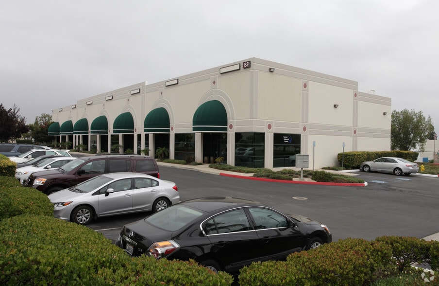 1831 Commerce St, Corona, CA for sale - Primary Photo - Image 1 of 2