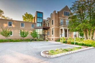 33 Plymouth St, Montclair, NJ à louer Photo du bâtiment- Image 1 de 4