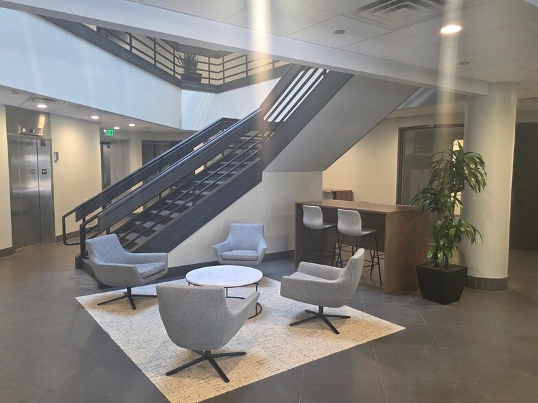 5110 Eisenhower Blvd, Tampa, FL à louer - Photo intérieure - Image 3 de 7