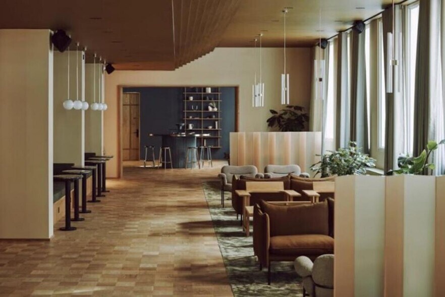 11-12 Red Lion Sq, Londres à louer - Photo du bâtiment - Image 2 de 6