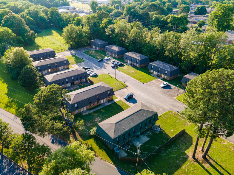 701 S Elm St, Searcy, AR for sale - Building Photo - Image 1 of 1