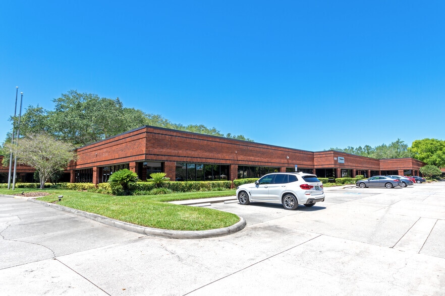 5421 Beaumont Center Blvd, Tampa, FL for lease - Primary Photo - Image 1 of 11