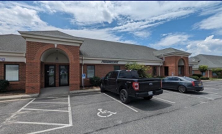 1058 Vista Park Dr, Forest, VA for lease - Building Photo - Image 2 of 7