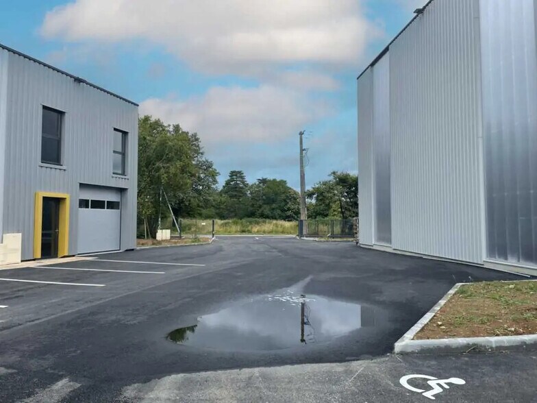 4 Rue Du Pan Loup, Couëron à louer - Photo du bâtiment - Image 2 de 5