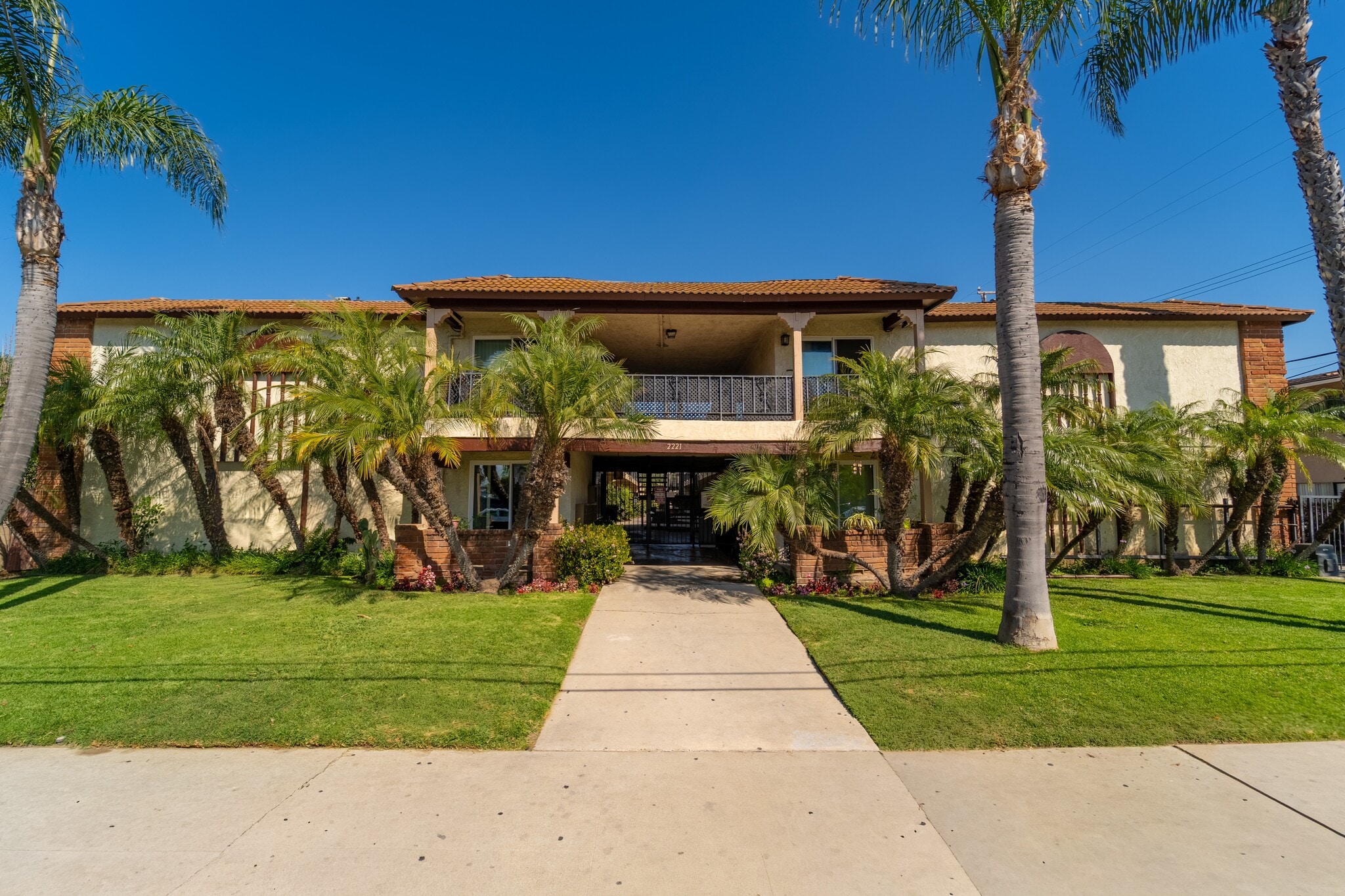 2221 E Lenita Ln, Santa Ana, CA à vendre Photo principale- Image 1 de 21