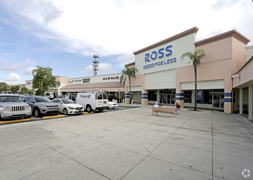 8479-8621 Coral Way, Miami, FL for lease - Primary Photo - Image 1 of 6