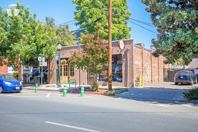 Plus de détails pour 1221 19th St, Sacramento, CA - Commerce de détail à vendre