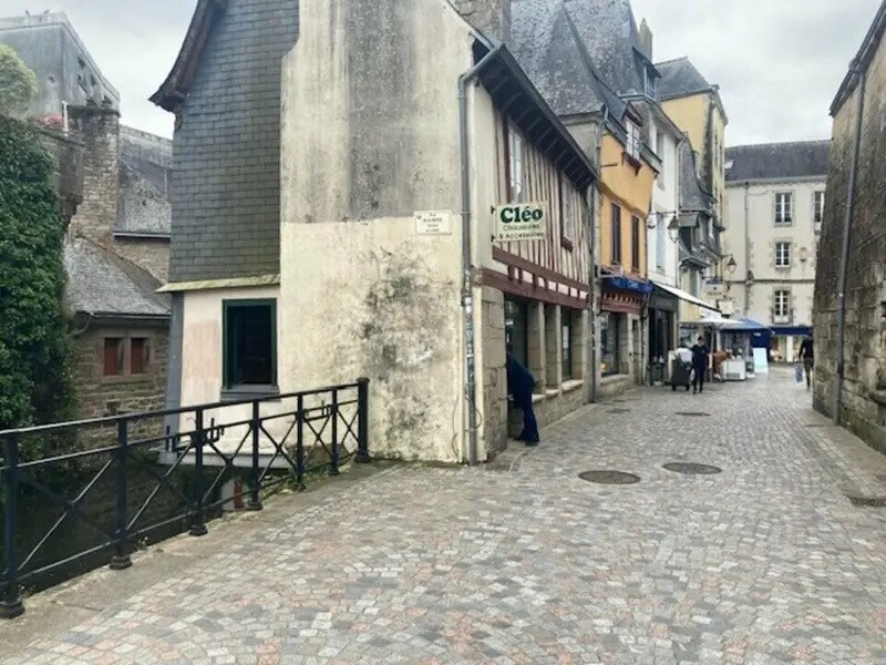 Retail in Quimper for lease Building Photo- Image 1 of 6