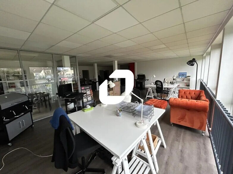 Bureau dans Avon à louer - Photo du bâtiment - Image 2 de 10