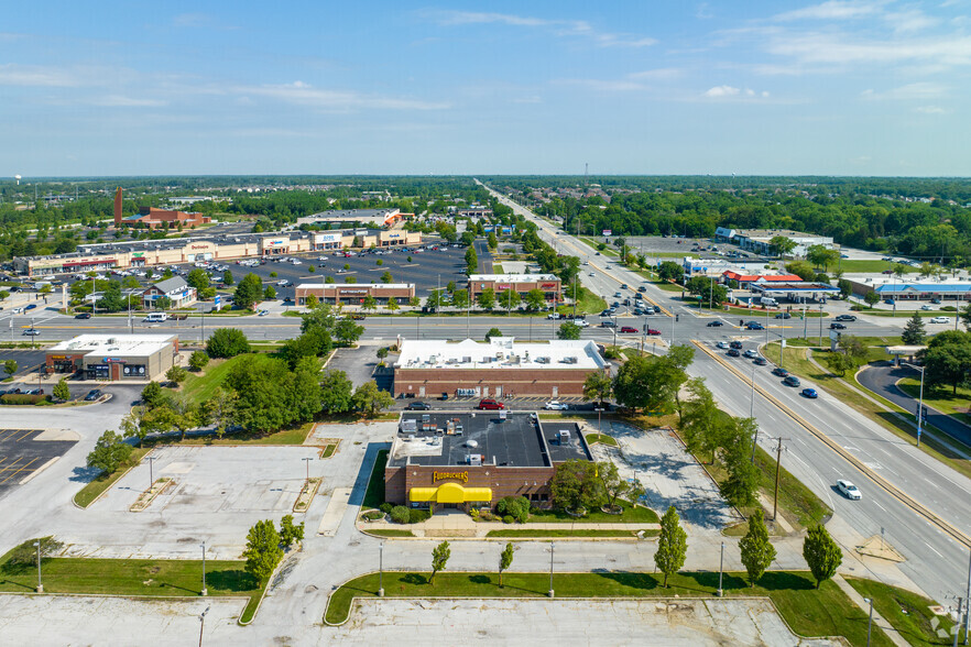 300 Town Center Rd, Matteson, IL for sale - Primary Photo - Image 2 of 15