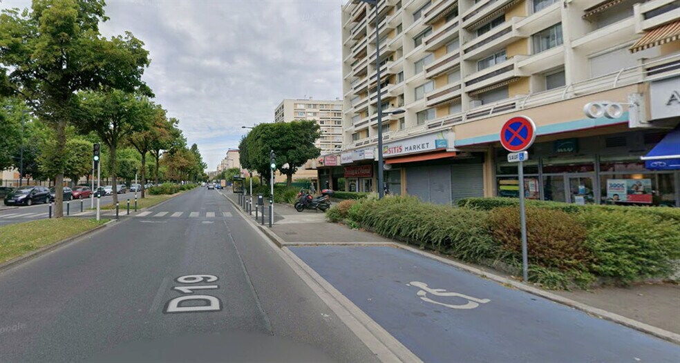 Retail in Maisons-Alfort for lease - Building Photo - Image 2 of 4