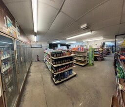 1186 NW 103rd St, Miami, FL for lease Interior Photo- Image 2 of 2