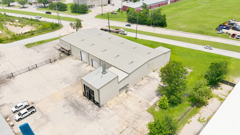 2038 McAulty Rd, Houston, TX à louer - Photo du bâtiment - Image 2 de 4