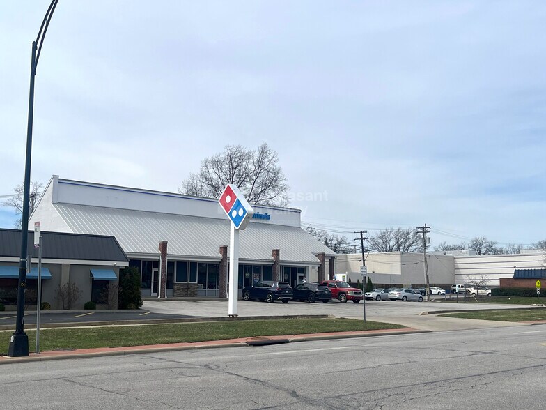 2110 State Rd, Cuyahoga Falls, OH à vendre - Photo du bâtiment - Image 2 de 3