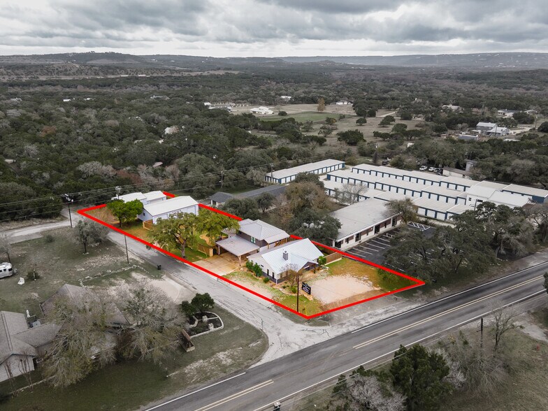 15600 Ranch Road 12, Wimberley, TX à vendre - Photo du bâtiment - Image 2 de 15