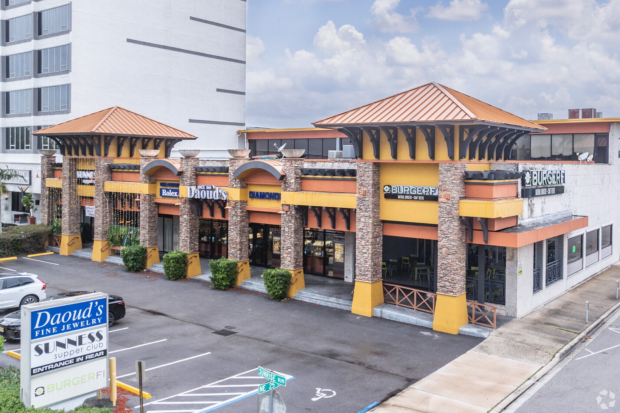 2465-2485 E Sunrise Blvd, Fort Lauderdale, FL à louer Photo principale- Image 1 de 6
