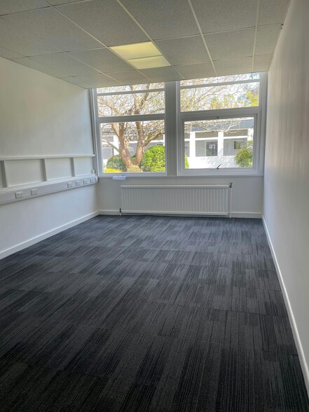 Lynchborough Rd, Liphook for lease - Interior Photo - Image 3 of 9