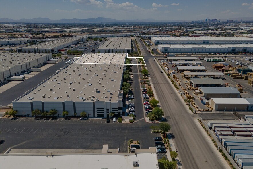 4850 Statz St, North Las Vegas, NV à louer - Photo du bâtiment - Image 2 de 7