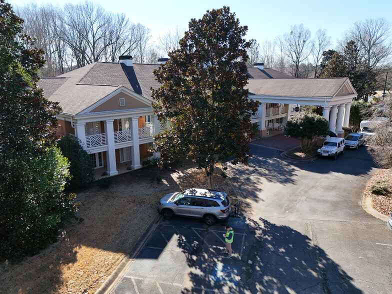 425 Country Club Dr, Stockbridge, GA for sale - Building Photo - Image 3 of 29