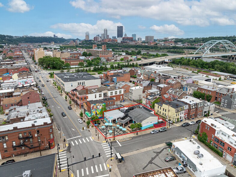 2339 E Carson St, Pittsburgh, PA à louer - Photo du bâtiment - Image 3 de 4