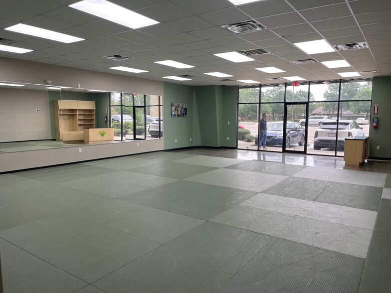 13107-13141 W Lake Houston Pky, Houston, TX à vendre - Photo intérieure - Image 1 de 1