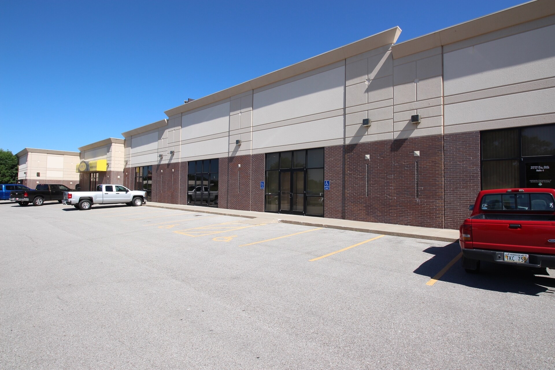 700 Van Dorn St, Lincoln, NE for lease Primary Photo- Image 1 of 9
