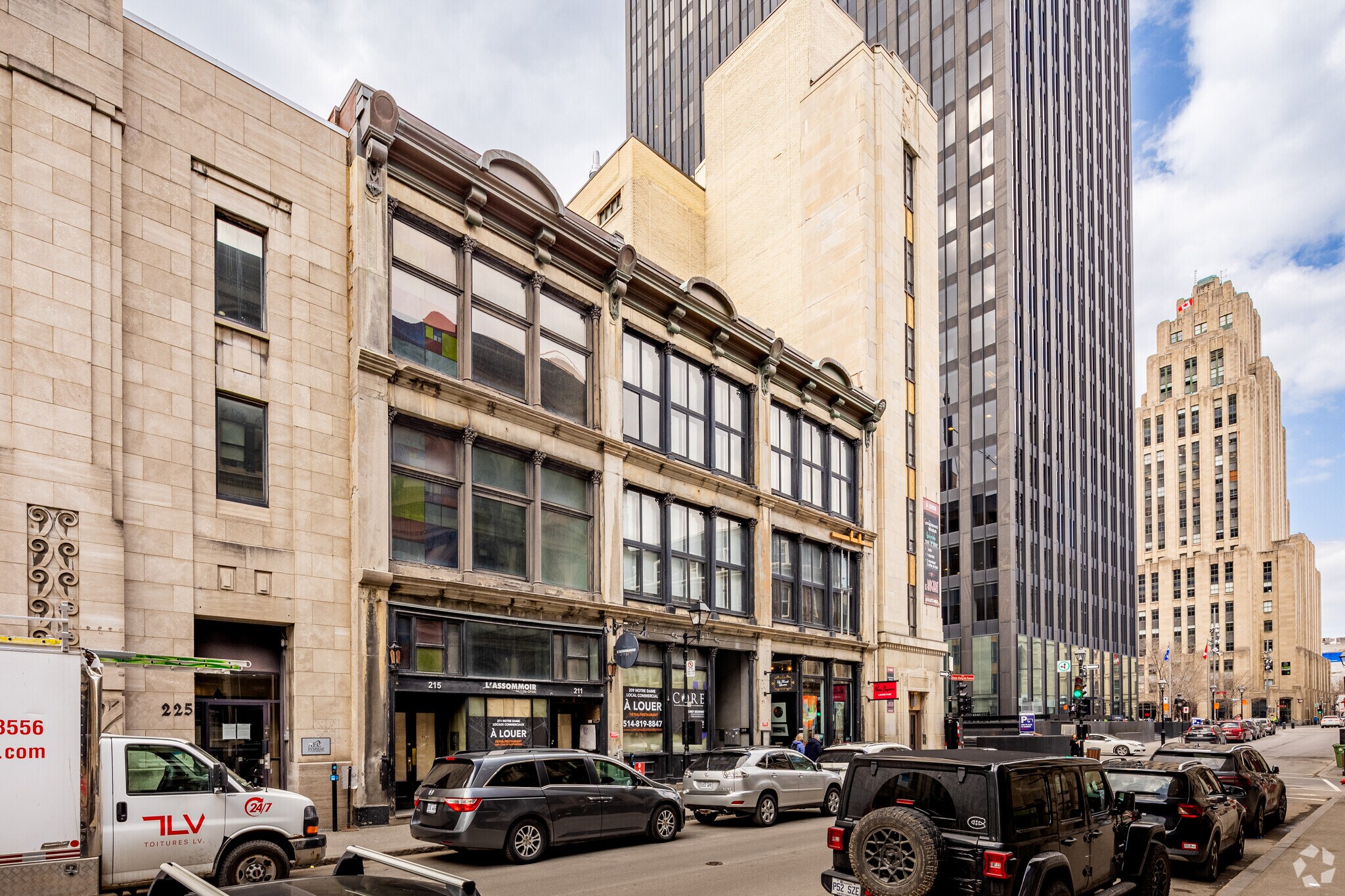 203-209 Rue Notre-Dame O, Montréal, QC for sale Primary Photo- Image 1 of 1