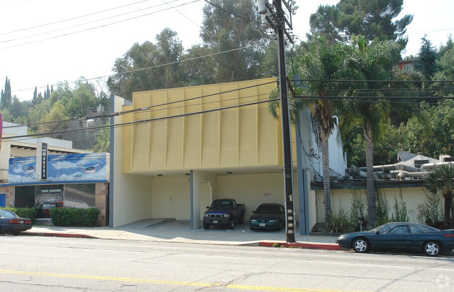 3449 Cahuenga Blvd W, Los Angeles, CA à vendre - Photo du bâtiment - Image 1 de 2