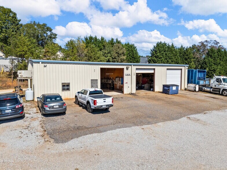 3808 N Highway 14, Greer, SC à vendre - Photo du bâtiment - Image 2 de 34
