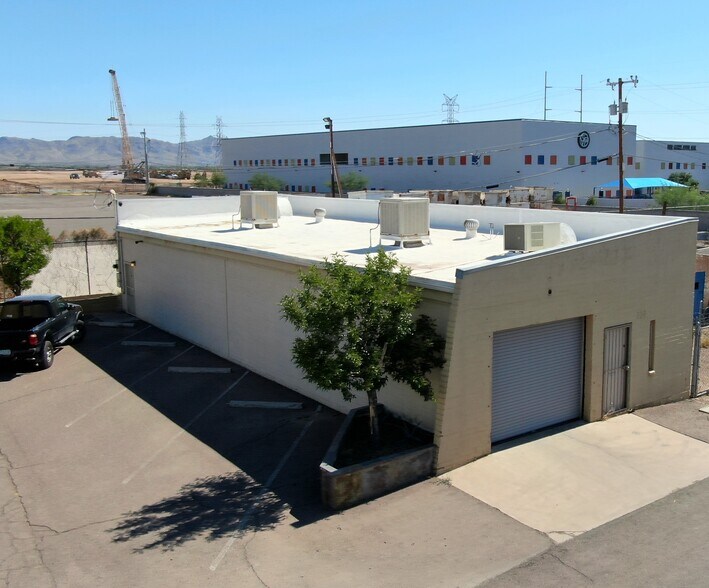 201 W Gibson Ln, Phoenix, AZ à vendre - Photo principale - Image 1 de 1