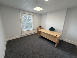 Plus de détails pour 4 Tongham Rd, Farnham - Bureau à louer