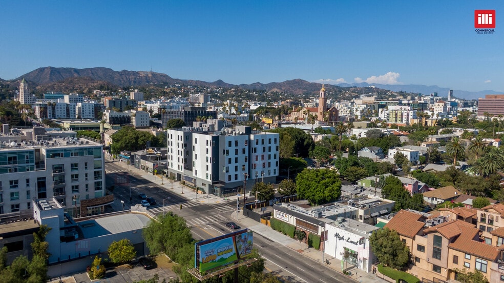1358 N Highland Ave, Los Angeles, CA à vendre - Photo du bâtiment - Image 2 de 18