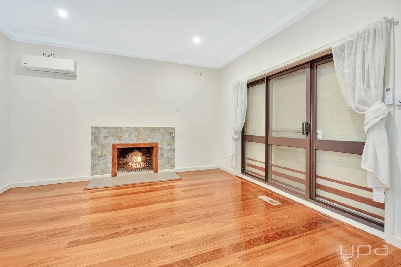4 Salisbury St, Werribee for lease Interior Photo- Image 1 of 9