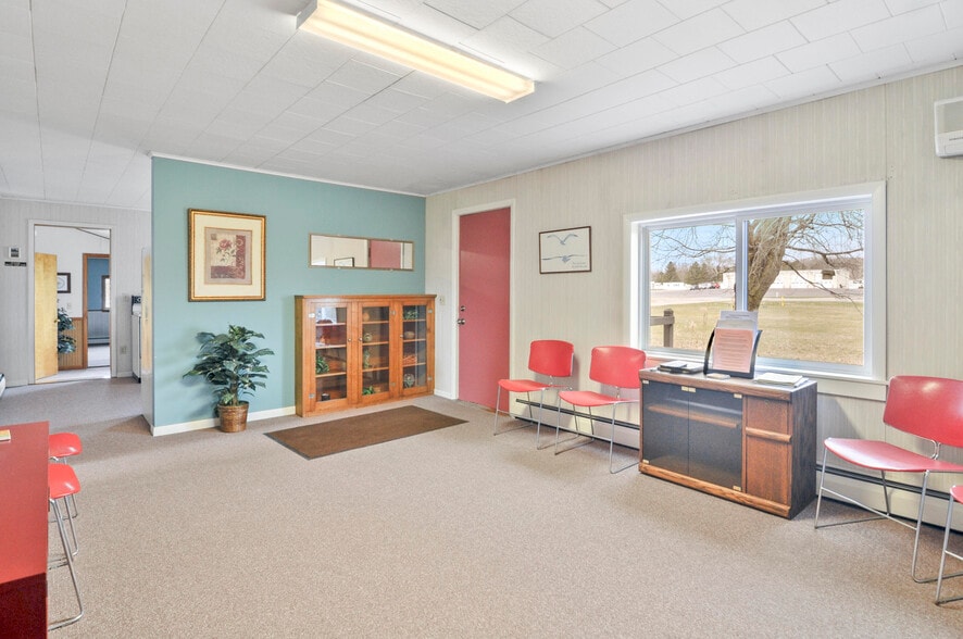 18554 Northland Dr, Big Rapids, MI à vendre - Photo intérieure - Image 2 de 7