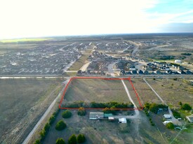 Build to Suit or Outside Storage 4 or 13acres - Entrepôt