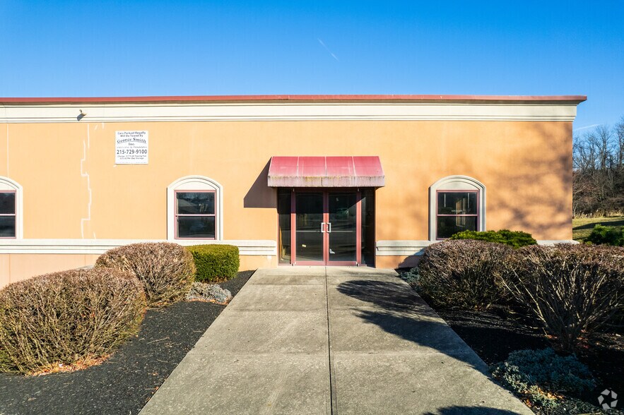 123 Boro Line Rd, King Of Prussia, PA à vendre - Photo du bâtiment - Image 2 de 4