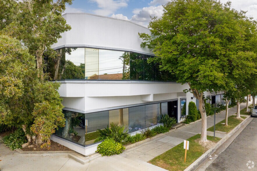 502 S Verdugo Dr, Burbank, CA à louer - Photo du bâtiment - Image 1 de 10