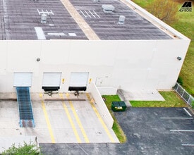 14240 Palmetto Frontage Rd, Miami Lakes, FL for lease Interior Photo- Image 2 of 16