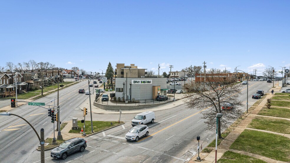 2724 Watson Rd, Saint Louis, MO à vendre - Photo du bâtiment - Image 2 de 8