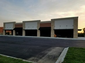 36717-36765 Van Dyke Ave, Sterling Heights, MI à vendre Photo du bâtiment- Image 1 de 2