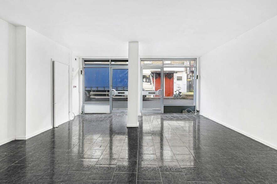 60 Atlantic Rd, Londres à vendre - Photo du bâtiment - Image 1 de 15