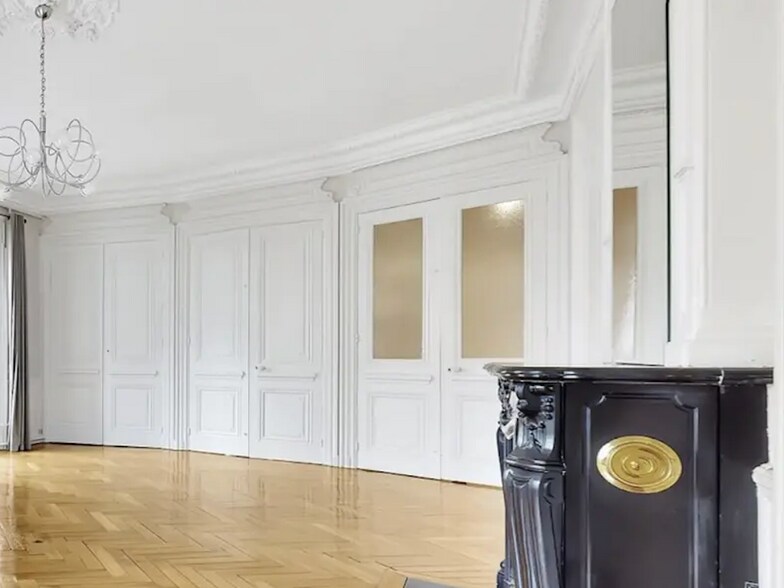36 Rue Godot De Mauroy, Paris à louer - Photo du bâtiment - Image 2 de 5
