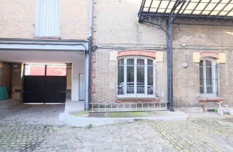 Bureau dans Pantin à louer - Photo du bâtiment - Image 2 de 11