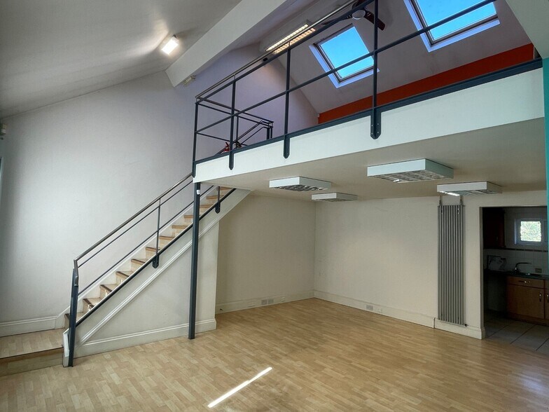 102 High St, Berkhamsted à vendre - Photo du bâtiment - Image 2 de 5