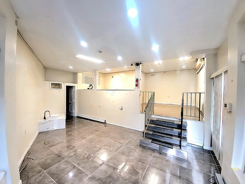 554-560 E 18th St, Paterson, NJ à louer - Photo du bâtiment - Image 2 de 10